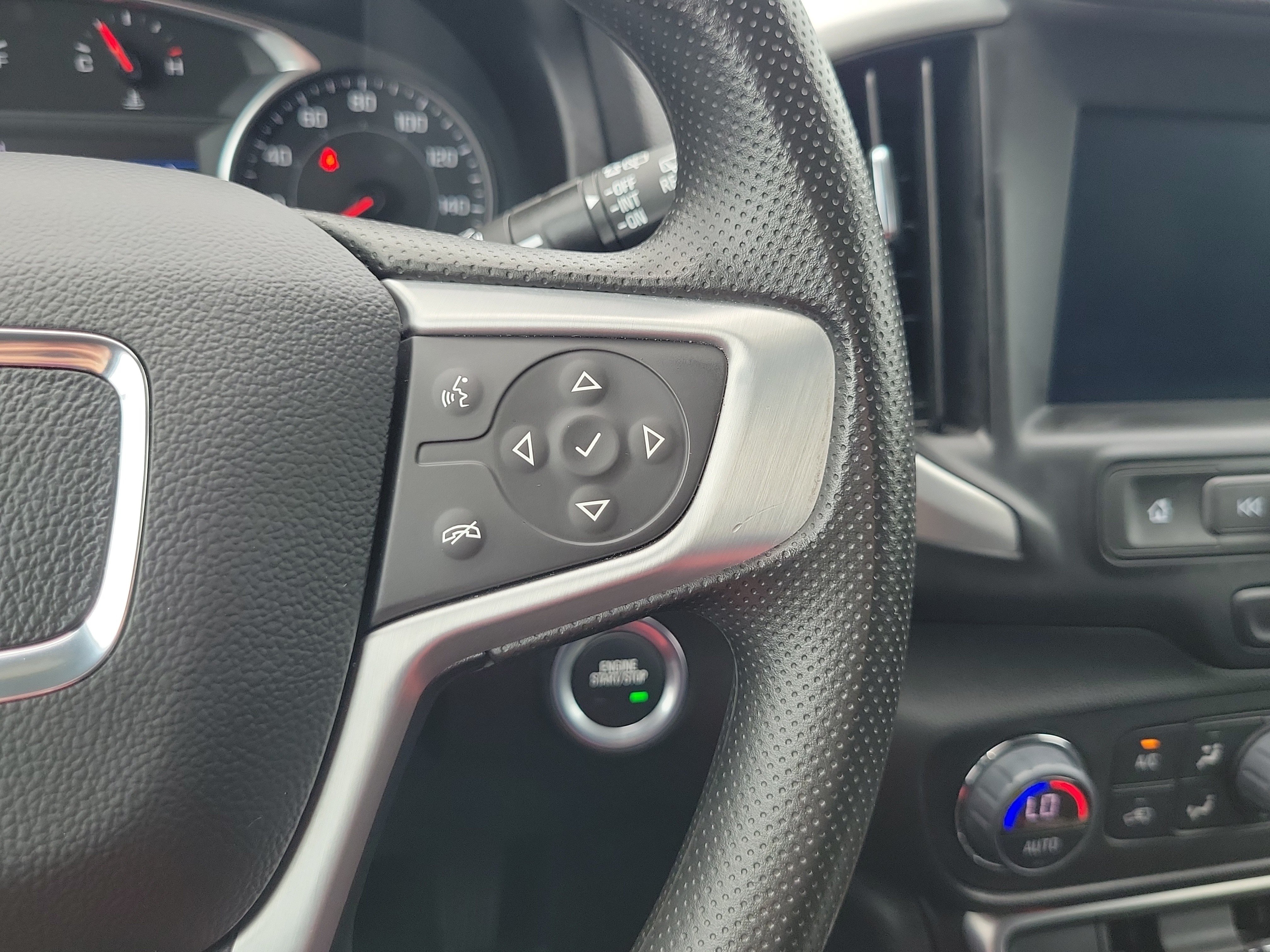 Used 2024 GMC Terrain SLE w/ Driver Convenience Package FWD image 20