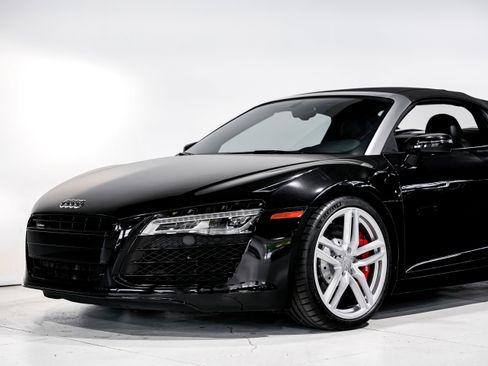 Used 2014 Audi R8 V8 w/ Full Leather Package image 28