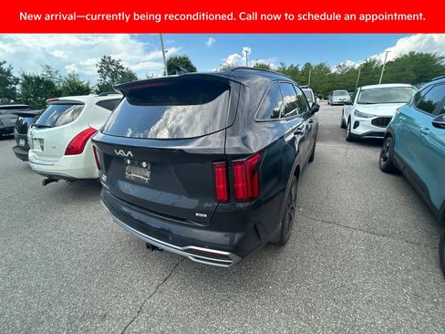Used 2023 Kia Sorento SX AWD/4WD image 11