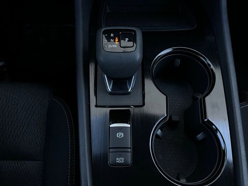 Used 2025 Nissan Rogue SV image 24