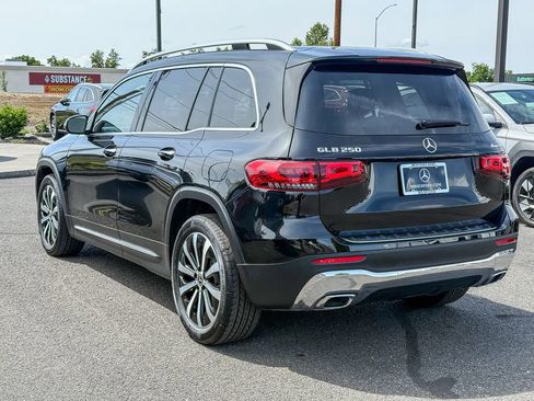 Used 2022 Mercedes-Benz GLB 250 4MATIC w/ Premium Package Lite image 9