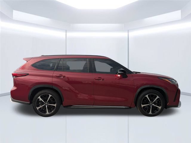 Used 2021 Toyota Highlander XSE AWD/4WD image 7