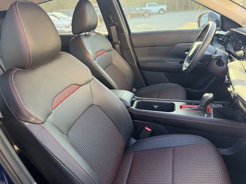 Used 2025 Nissan Kicks SR FWD image 13
