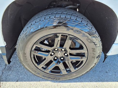 Used 2022 Chevrolet Silverado 1500 Custom w/ LPO, Dark Essentials Package image 9