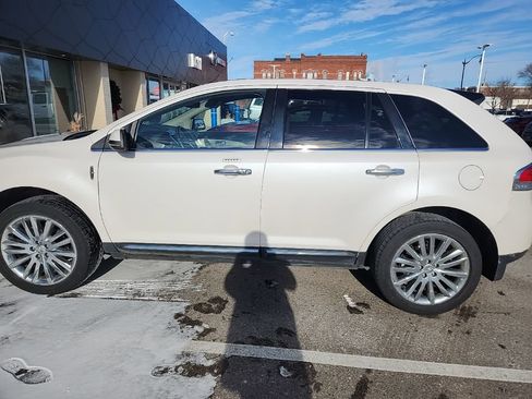 Used 2013 Lincoln MKX Base image 9