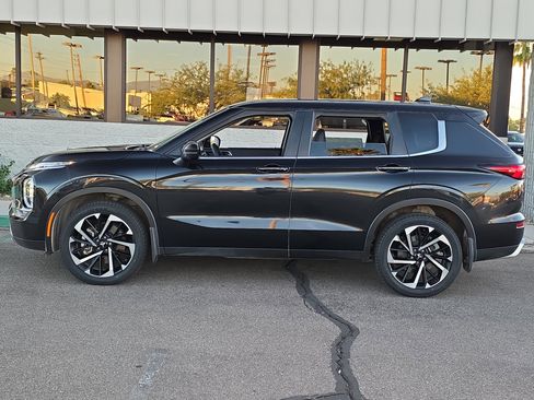 Used 2024 Mitsubishi Outlander SE image 4