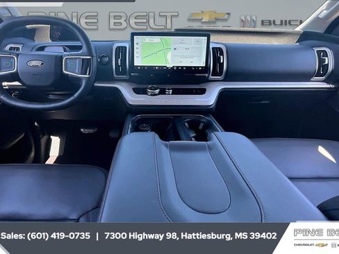 Used 2025 Ford Expedition Active AWD/4WD image 13