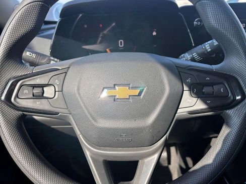 Used 2025 Chevrolet Trax LT image 27