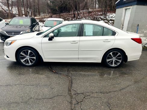 Used 2016 Subaru Legacy 2.5i Limited image 3