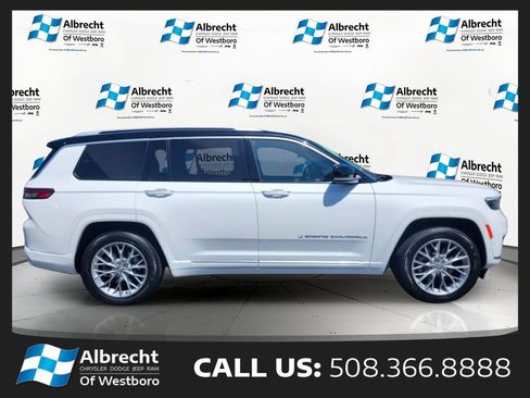 Used 2023 Jeep Grand Cherokee L Summit w/ Luxury Tech Group V AWD/4WD image 6