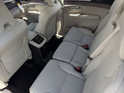 New 2026 Volvo XC90 T8 Ultra w/ Protection Package AWD/4WD image 17