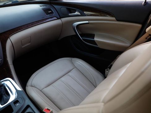 Used 2013 Buick Regal Premium image 22