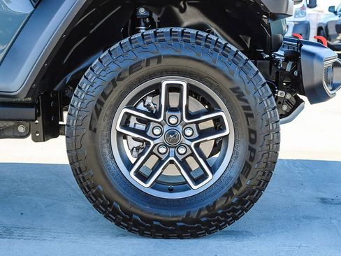 Used 2026 Jeep Gladiator Mojave AWD/4WD image 11