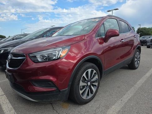 Used 2022 Buick Encore Preferred w/ Safety Package II AWD/4WD image 2