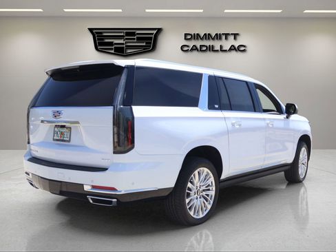 New 2026 Cadillac Escalade ESV Luxury AWD/4WD image 5