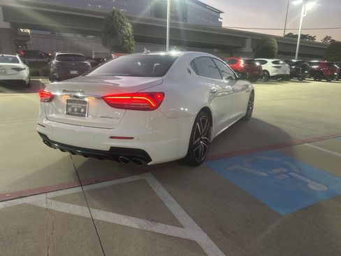 Used 2023 Maserati Quattroporte Modena image 3