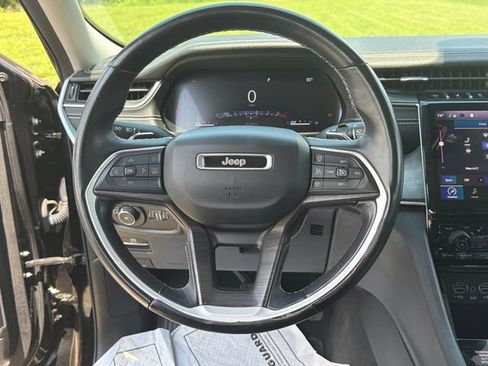 Used 2021 Jeep Grand Cherokee L Limited AWD/4WD image 14