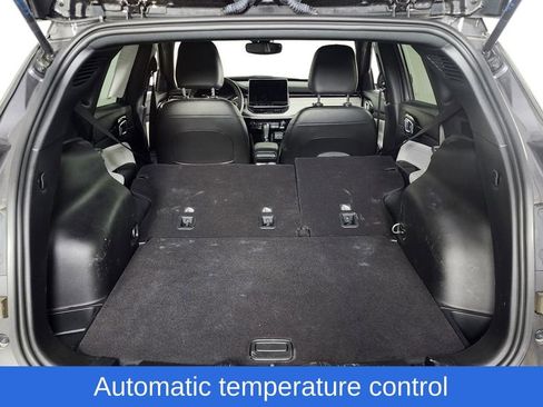 Used 2023 Jeep Compass Limited image 11