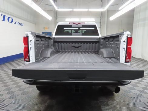 Used 2025 Chevrolet Silverado 2500 ZR2 w/ Technology Package image 37