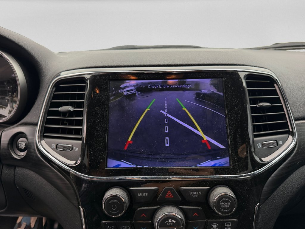 Used 2021 Jeep Grand Cherokee Laredo X RWD image 16