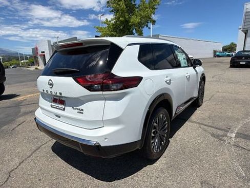 New 2026 Nissan Rogue Platinum w/ Platinum Premium Package AWD/4WD image 4