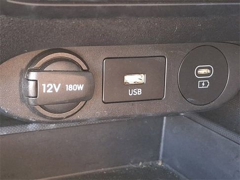 Used 2024 Hyundai Elantra SEL image 24