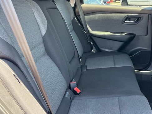 Used 2022 Nissan Rogue SV AWD/4WD image 22