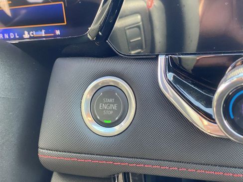 Used 2024 Chevrolet Colorado Z71 w/ Z71 Convenience Package 2 image 17