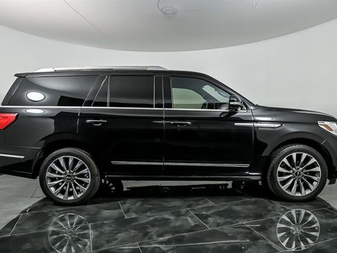 Used 2020 Lincoln Navigator Reserve RWD image 9