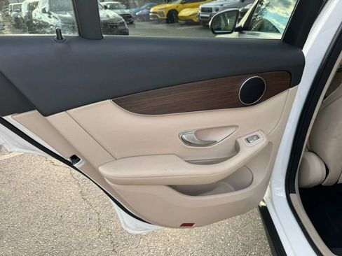 Used 2021 Mercedes-Benz GLC 300 4MATIC image 20