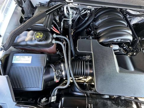 Used 2017 Cadillac Escalade ESV Platinum image 41