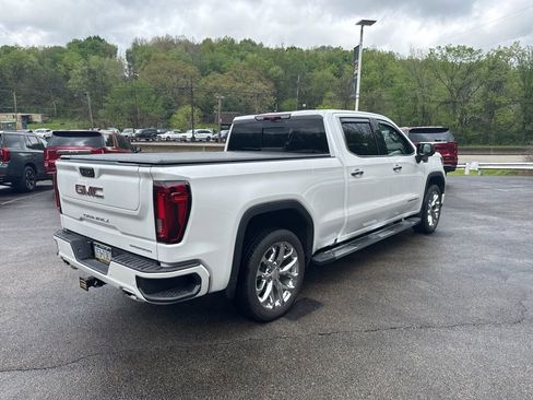 Used 2024 GMC Sierra 1500 Denali w/ Technology Package AWD/4WD image 3