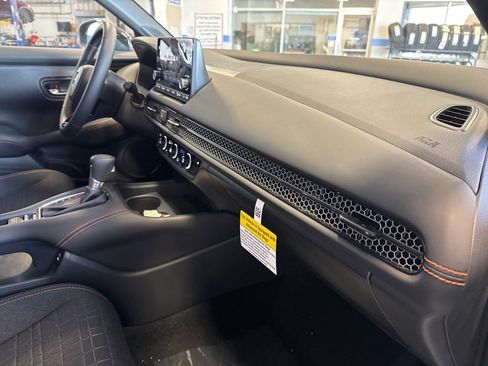 New 2025 Honda HR-V Sport image 28