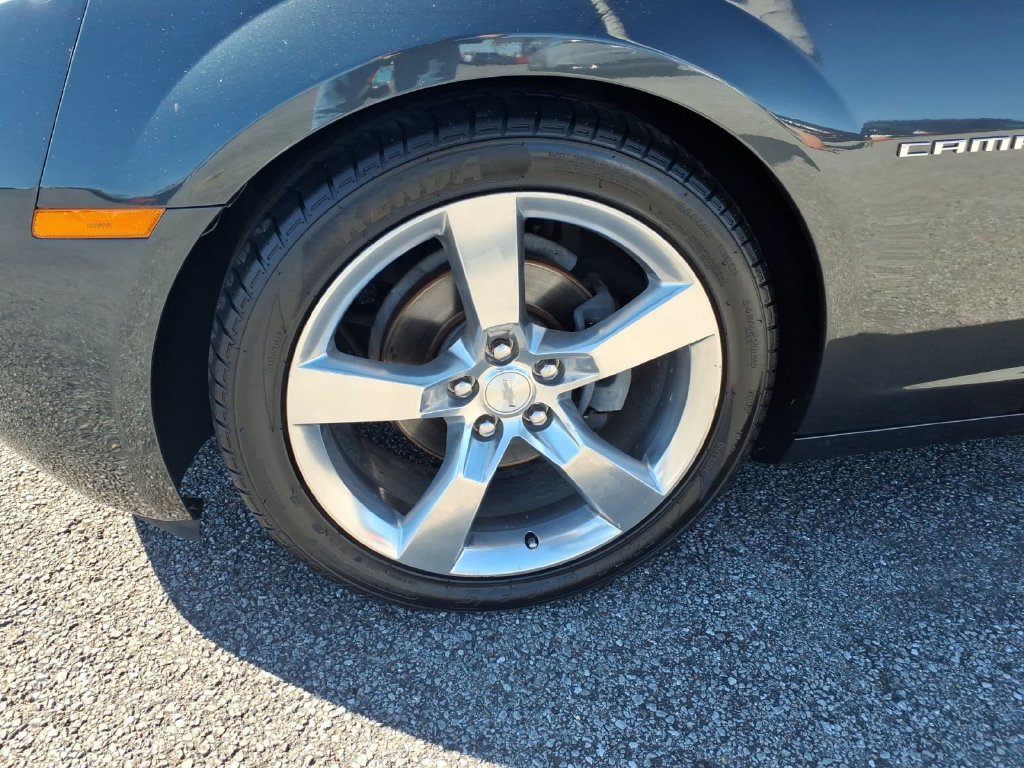 Used 2013 Chevrolet Camaro LT RWD image 5