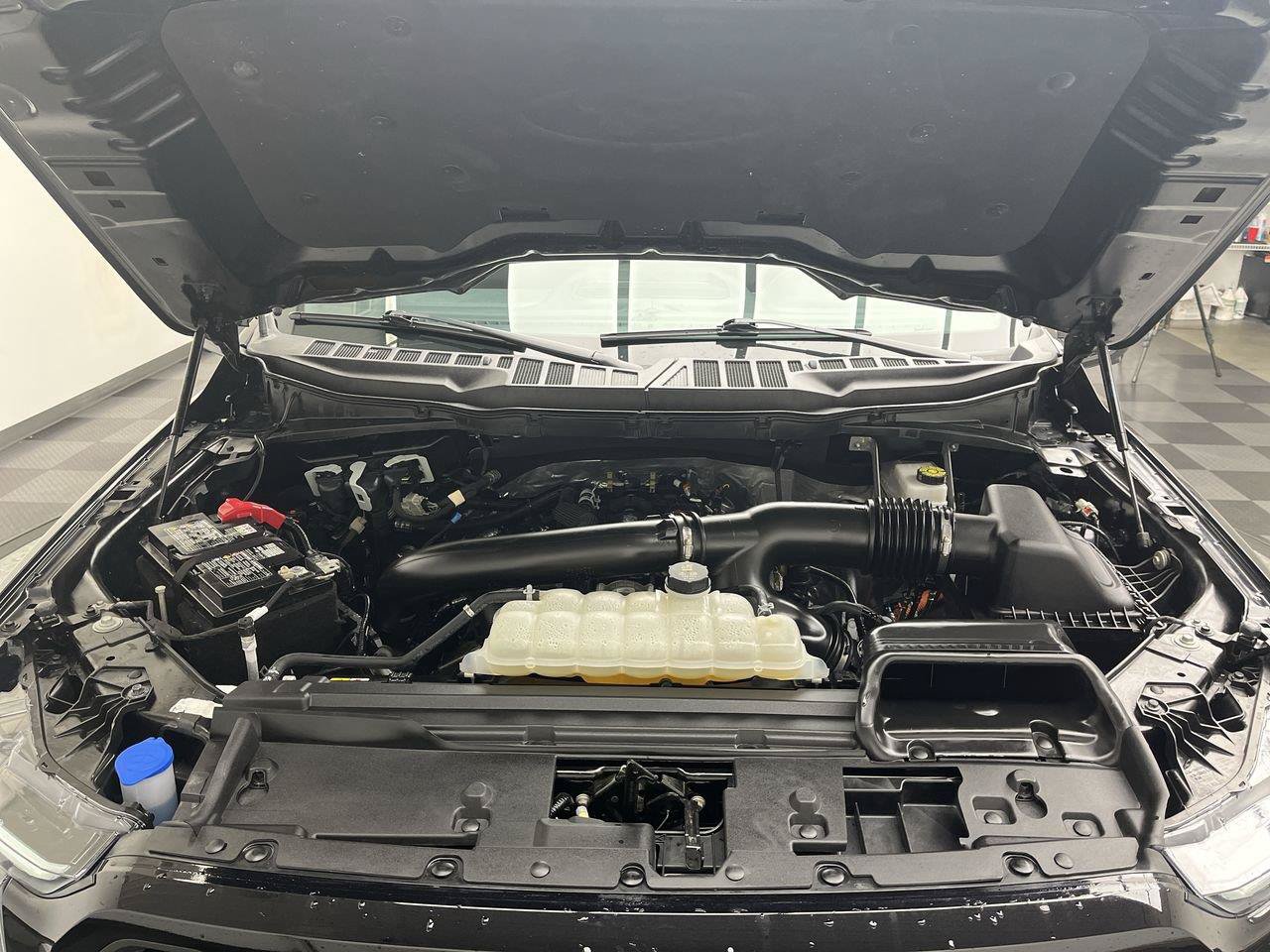 Certified 2025 Ford F150 Lariat AWD/4WD image 31