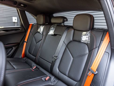 Certified 2026 Porsche Macan AWD/4WD image 20