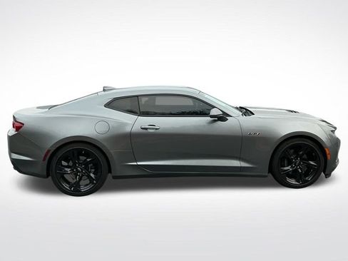 Used 2021 Chevrolet Camaro LT w/ Technology Package RWD image 9