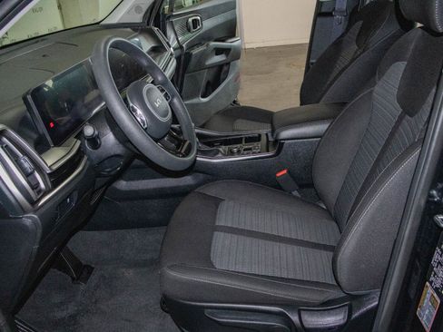 Used 2025 Kia Sorento LX FWD image 7