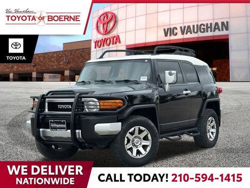 Used 2014 Toyota FJ Cruiser 4WD w/ Convenience Package image 1