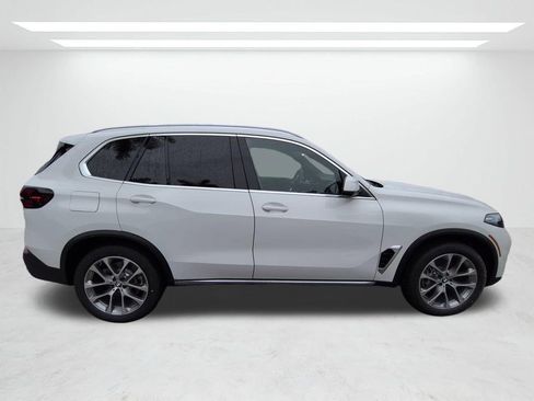 New 2026 BMW X5 sDrive40i w/ Premium Package RWD image 3