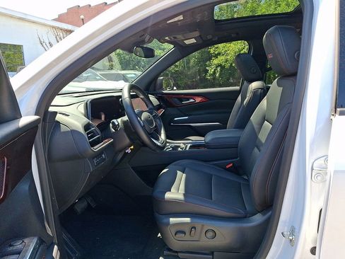 Used 2024 Chevrolet Traverse Z71 AWD/4WD image 13