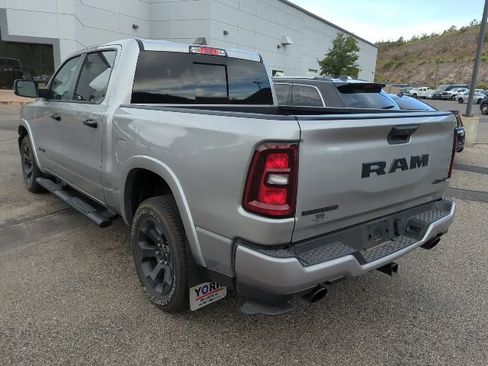 Used 2025 RAM 1500 Big Horn AWD/4WD image 4