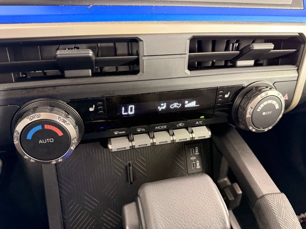 Certified 2025 Toyota Tacoma TRD Off-Road AWD/4WD image 29