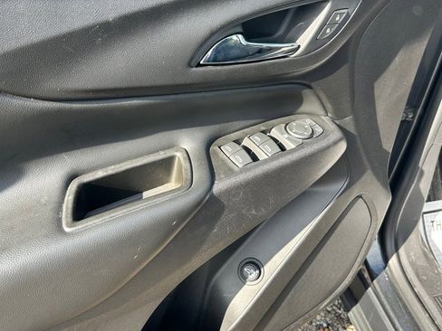 Used 2021 Chevrolet Equinox LS image 5