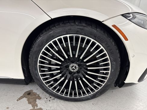 Certified 2023 Mercedes-Benz EQS 580 4MATIC Sedan image 13
