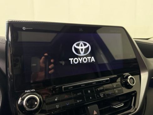 Used 2022 Toyota Highlander Platinum AWD/4WD image 17