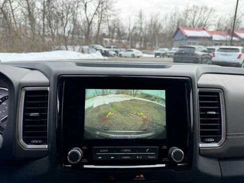 Used 2022 Nissan Frontier SV image 21