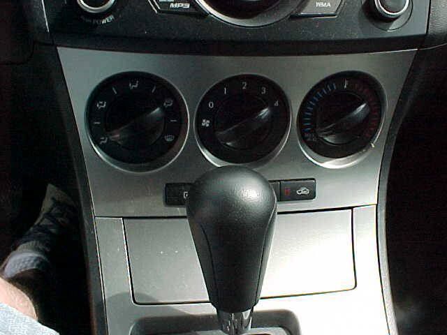 Used 2011 MAZDA MAZDA3 i Touring FWD image 21