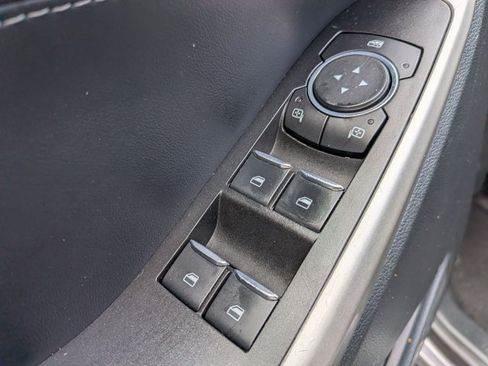 Used 2022 Ford Explorer XLT w/ Equipment Group 202A RWD image 11