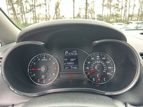 Used 2017 Kia Forte LX image 19